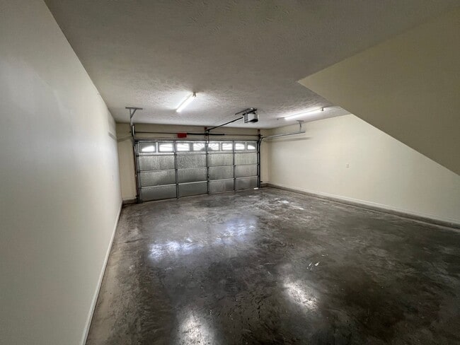 Building Photo - Nice 3 Bedroom 2 Bath plus Bonus Room in Murfreesboro - Available Immediately!