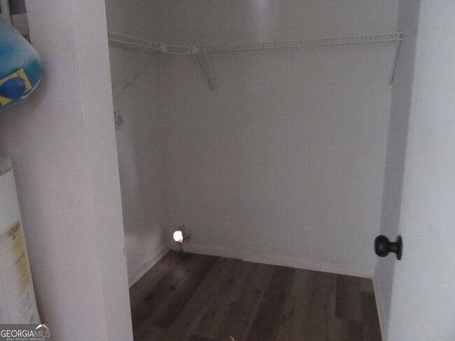 Building Photo - 613 Windsor Dr SE