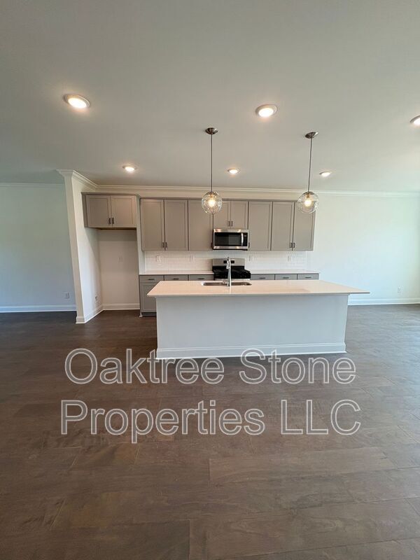 Building Photo - 634 Grove Glen Ct