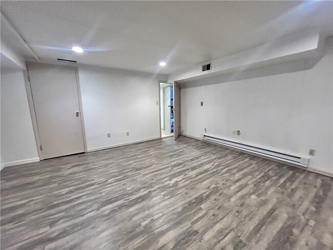 Building Photo - 3715 Beechwood Blvd