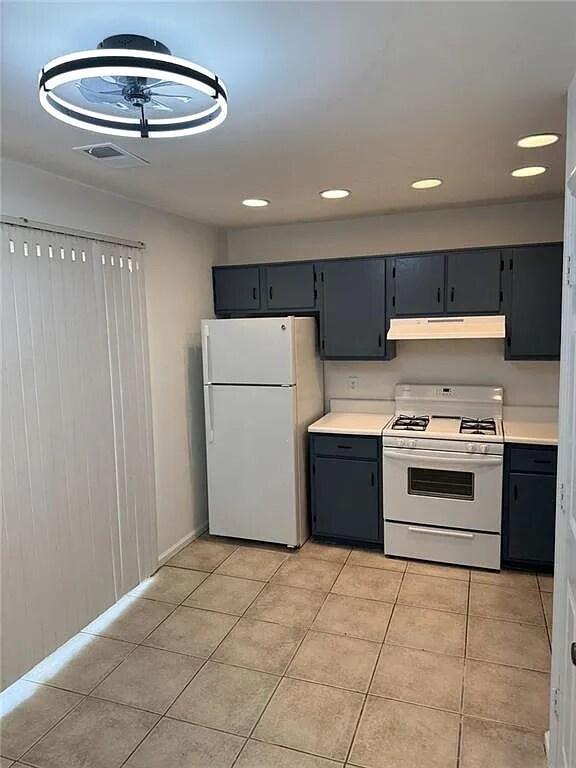 Building Photo - 2080 Charter Ln