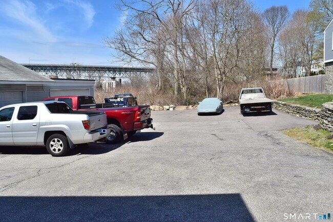 Building Photo - 22 Broad St