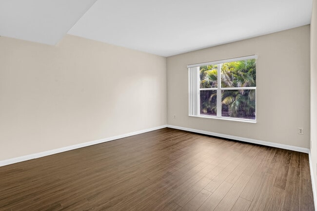 Building Photo - 1722 SE Balmoral Ct