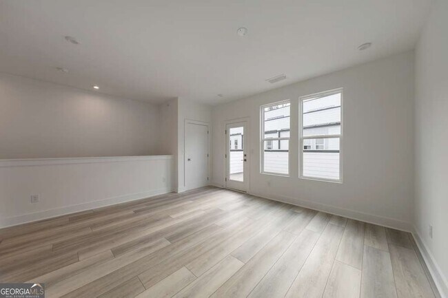 Building Photo - 517 Motivation Cir NW