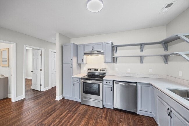 Building Photo - Super Cute, tastefully remodeled 3-Bed, 2-Bath home in Gastonia.