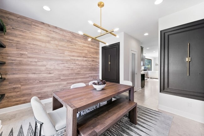 Building Photo - 4301 Vivian St