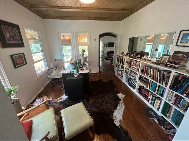 Building Photo - 4222 S Bronson Ave