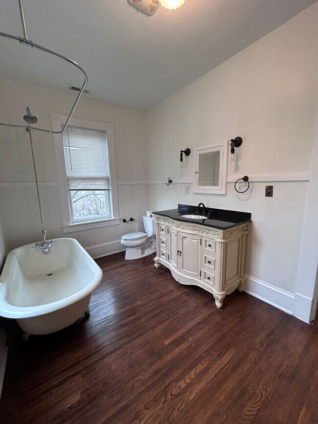 Building Photo - Renovated Victorian with historic touches & huge yard!