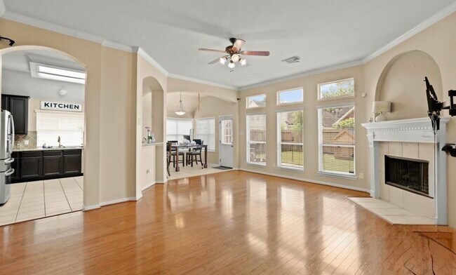 Building Photo - 3106 Valley Ct