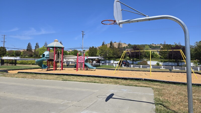 Building Photo - 2525 Flosden Rd