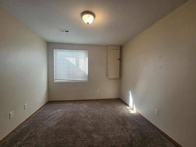 Building Photo - Affordable rental!!!