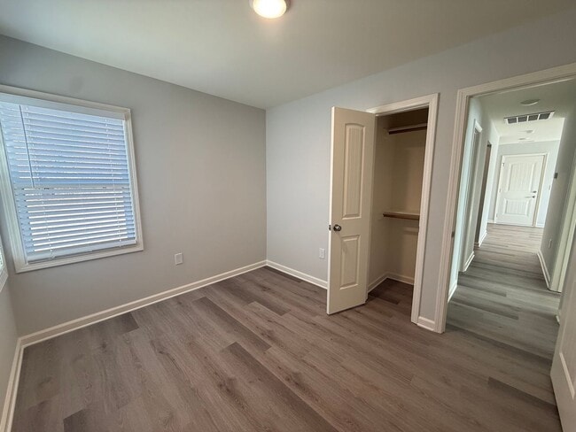 Building Photo - Remodeled 3 Bedroom / 1 Bath Home