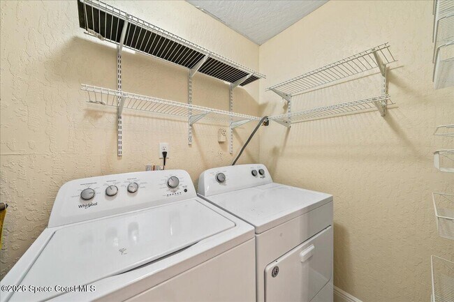 Building Photo - 2190 Forest Knoll Dr NE