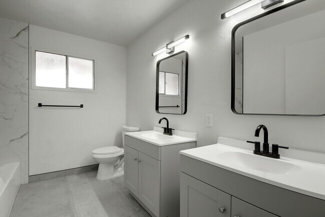 Building Photo - Spacious 4BR Tempe Home with Private Pool Near ASU