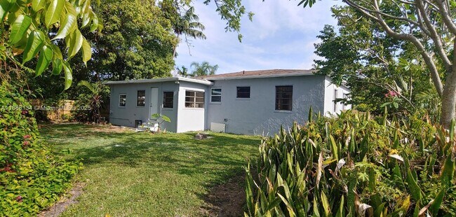 Primary Photo - 5770 SW 62nd Terrace