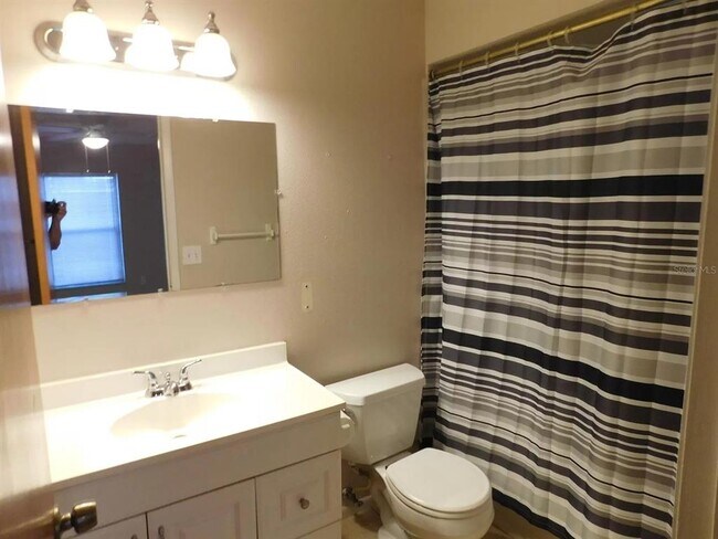 Building Photo - 902 Plum Tree Ln