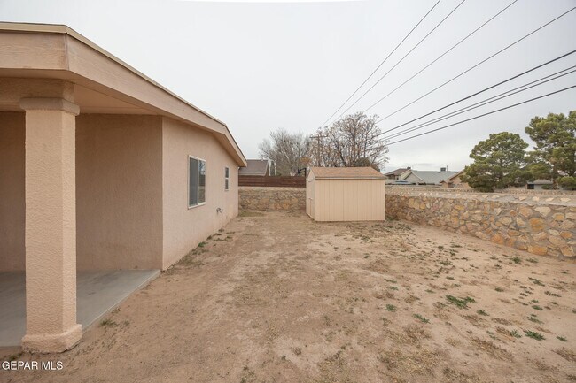 Building Photo - 449 Valle Calido Dr
