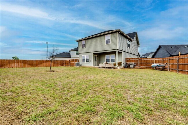 Building Photo - 125 Frogmore Lp