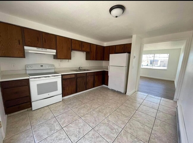 Building Photo - Duplex