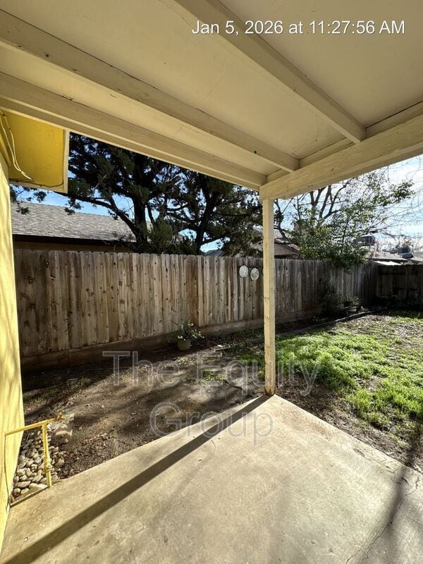 Building Photo - 2019 E Walnut Ave