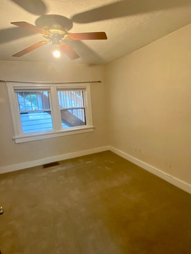 Building Photo - Available for 2026-2027 Fall Pre-Leasing! ...