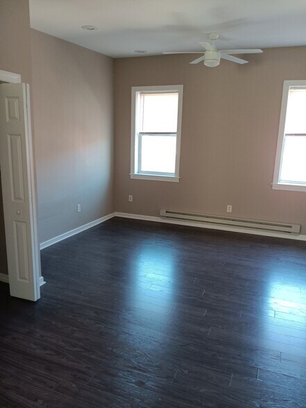 Building Photo - 2222 S 15th St