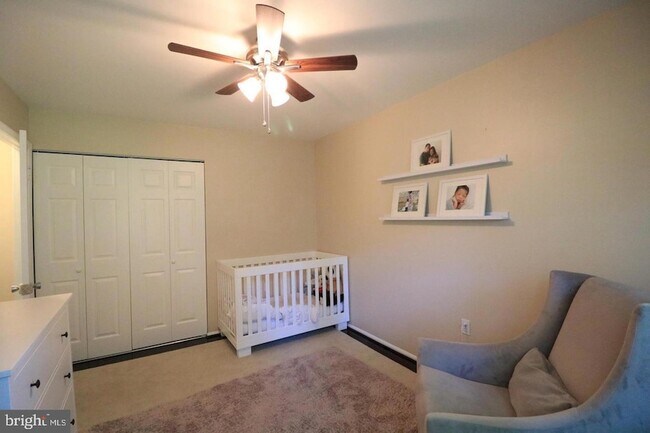 Building Photo - 748 Azalea Dr