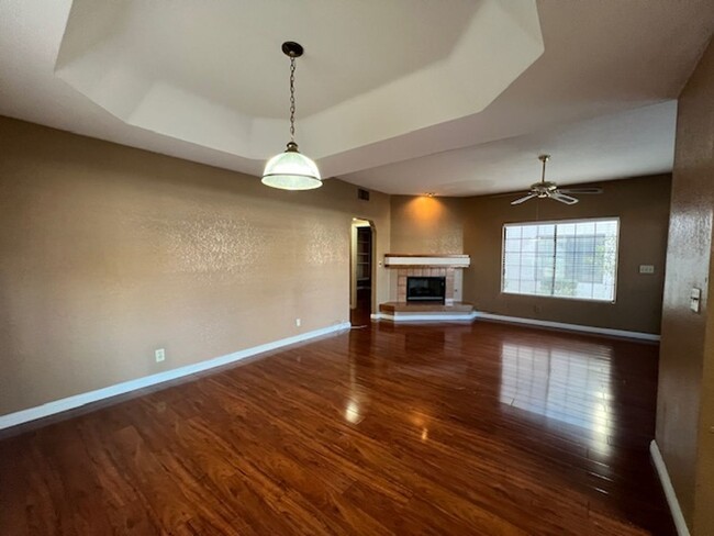 Building Photo - beautiful 2 bedroom condo