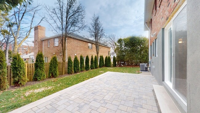 Building Photo - 1420 Oleri Terrace