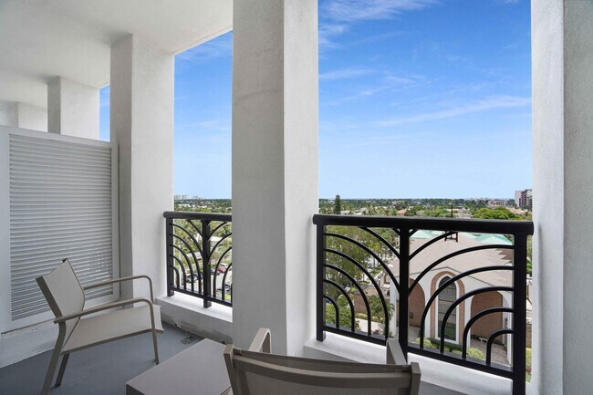 Building Photo - 155 E Boca Raton Rd