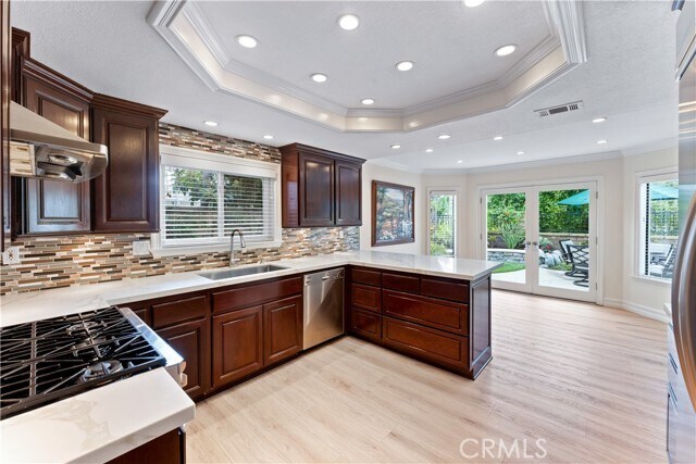 Building Photo - 24832 Los Gatos Dr