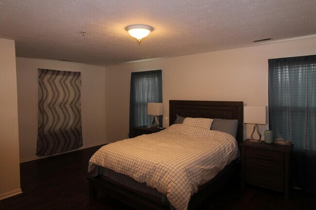 Building Photo - 1396 Heatherwood Ln