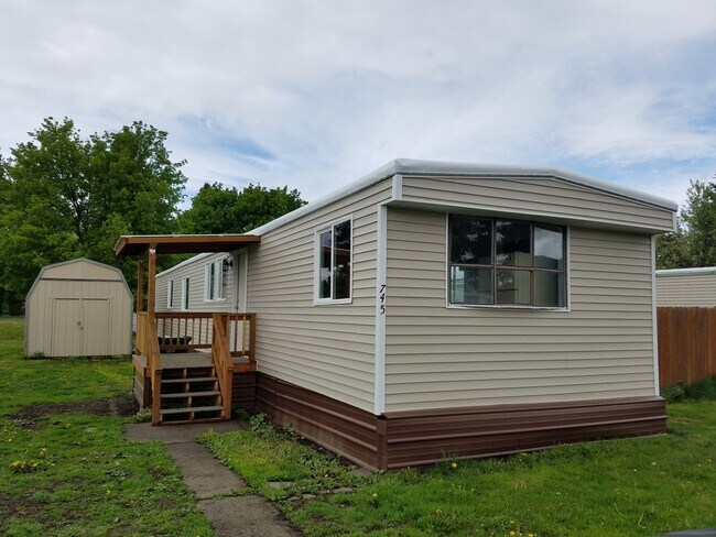 Primary Photo - 2 BDRM Mobile Home for rent in Hayden!