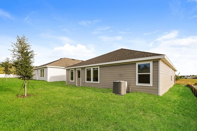 Building Photo - 543 Artemis St