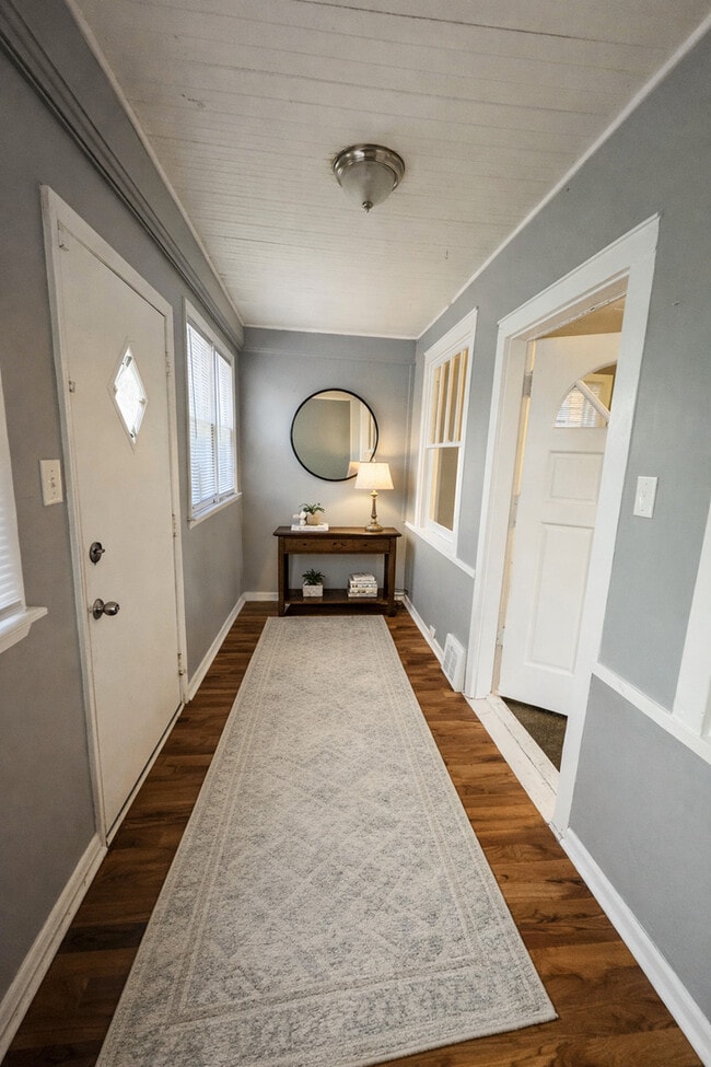 Building Photo - 541 Forsythe Ave