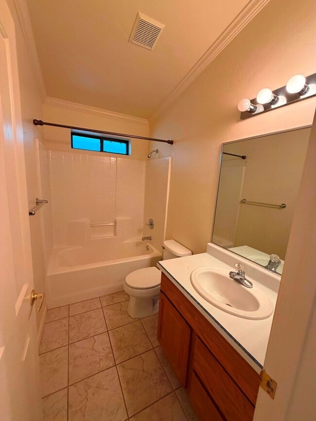 Building Photo - 3069 Southpark