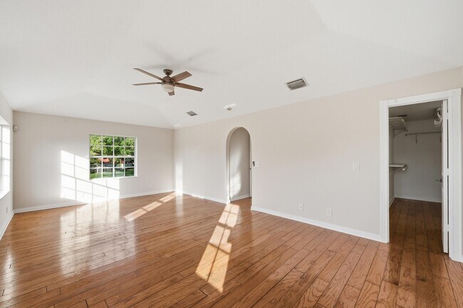 Building Photo - 207 Banyanwood Point