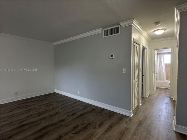 Building Photo - 1400 NE 56th St