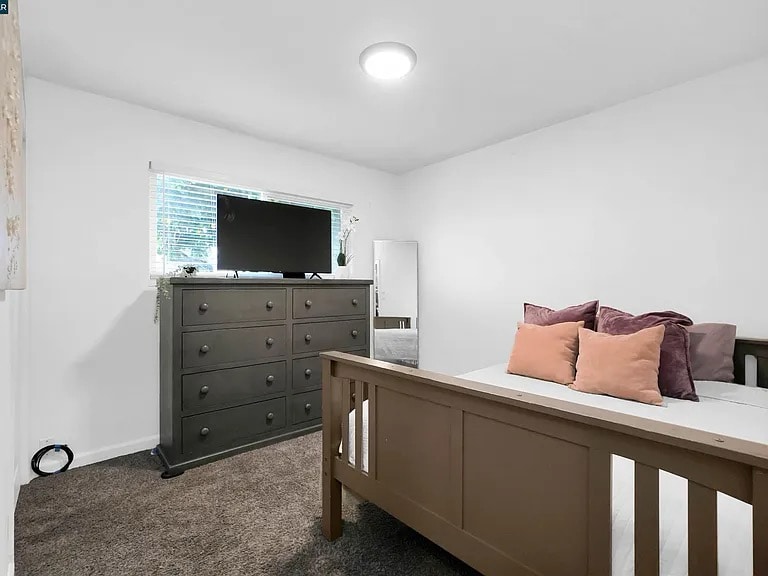 Building Photo - 2697 Limerick Rd