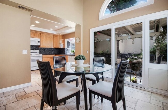 Building Photo - 24952 Via Denise