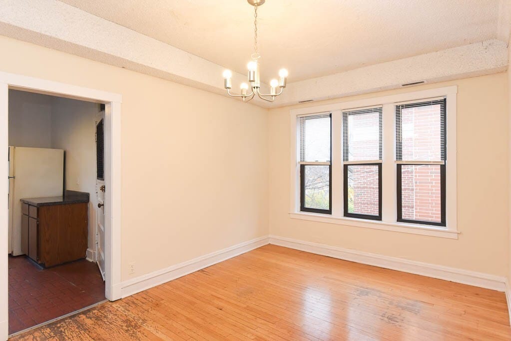 Building Photo - 3626 N Racine Ave