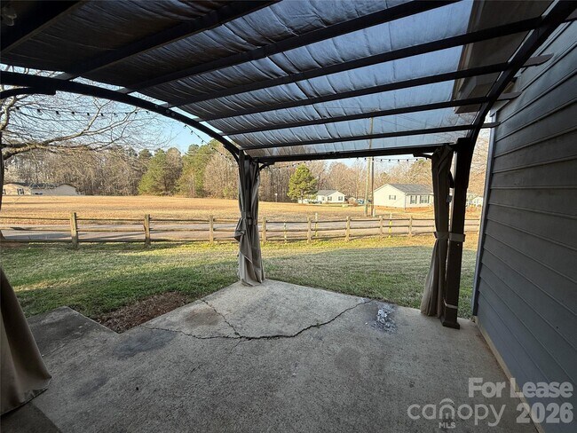 Building Photo - 142 Green Dragon Ct