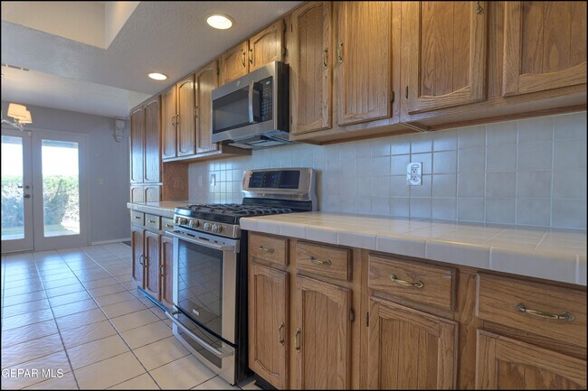 Building Photo - 601 Firedale Ln