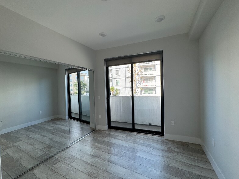 Building Photo - 4383 N Sepulveda Blvd