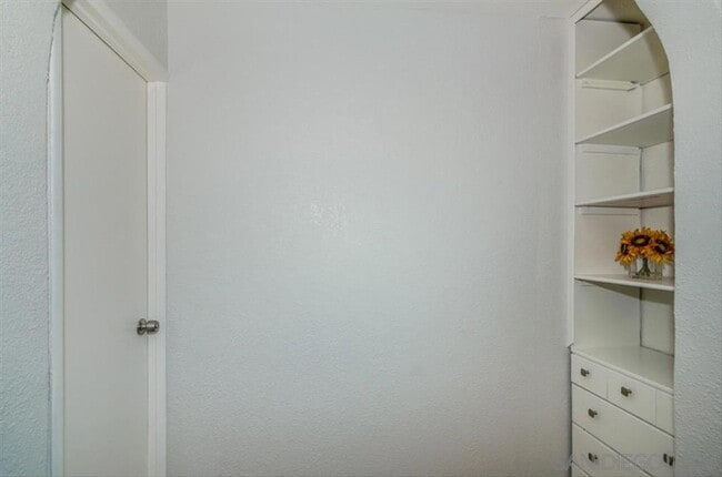 Building Photo - Remodeled 3 bedroom 2 bath.  Fenced yard. Outdoor shower, deck ,attached garage. Near beaches.