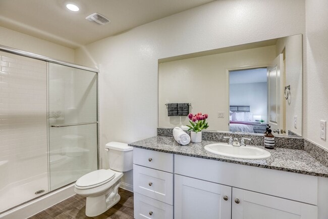 Building Photo - Furnished Henderson 3BR w/ Community Pool & fitness center