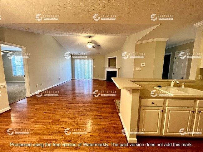 Building Photo - Freshly Painted 2 Bed 2 Bath Condo