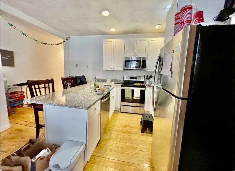 Building Photo - 610 Columbus Ave