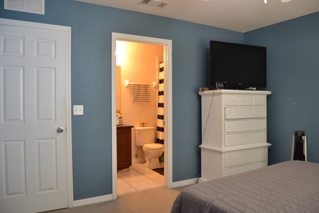 Building Photo - 4687 SW 48th Dr