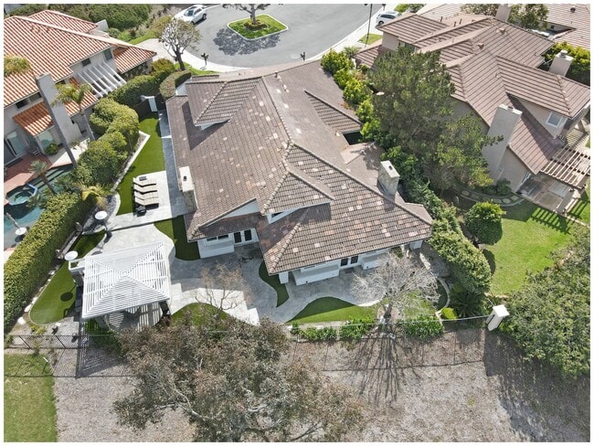 Building Photo - Single Level Golf Course Stunning Home Dana Point!
